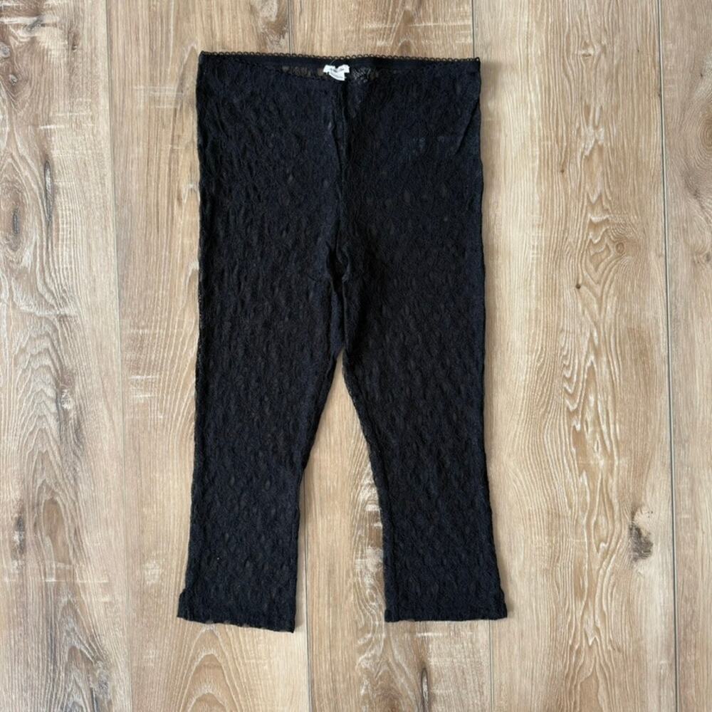 Urban Outfitters Kimchi Blue Ellie Sheer Lace High-Rise Stretch Capri Pant